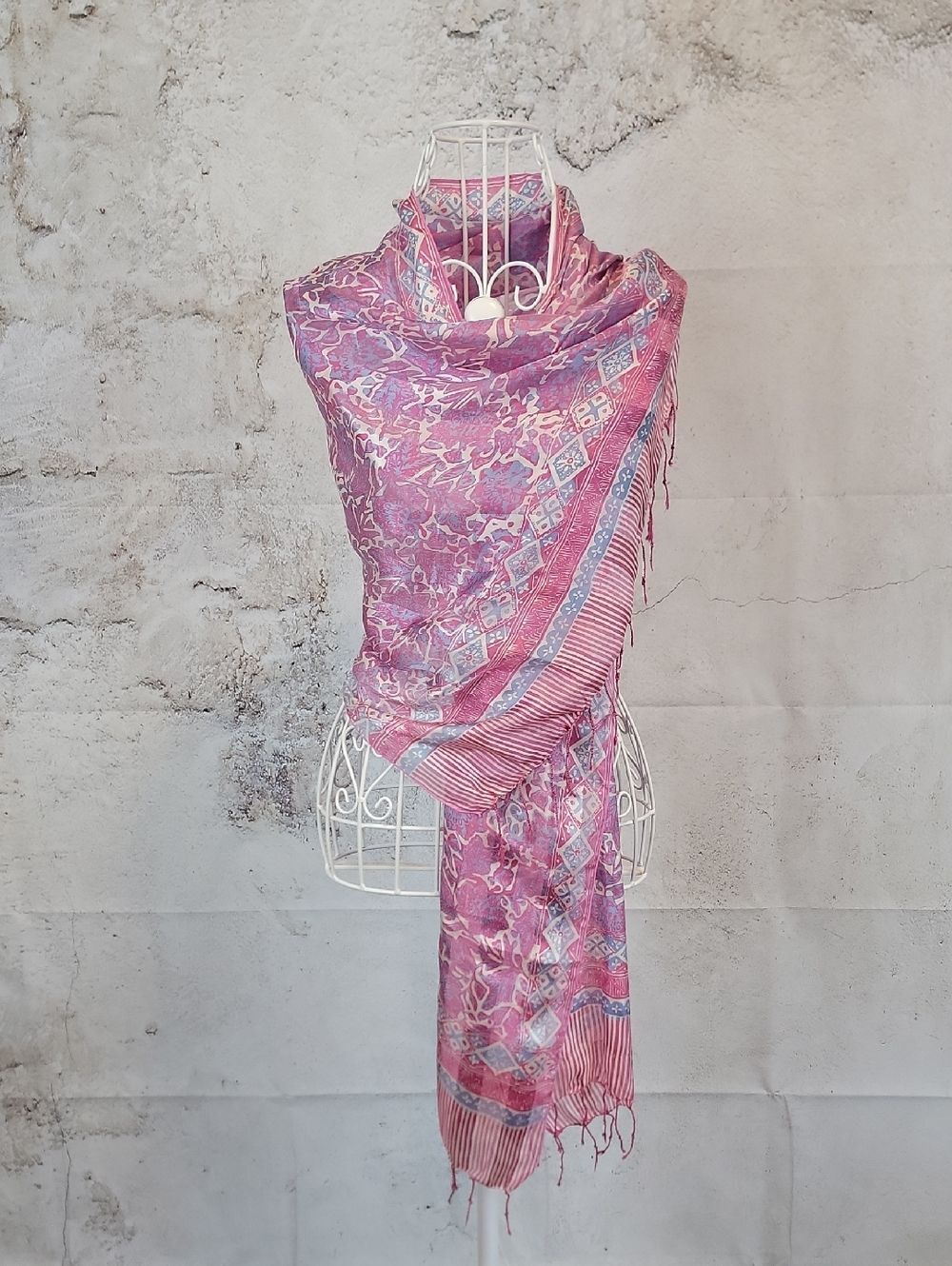 Silk Pink Abstract Floral Pattern Women's Scarf - Unbranded 63 Plus Fringe